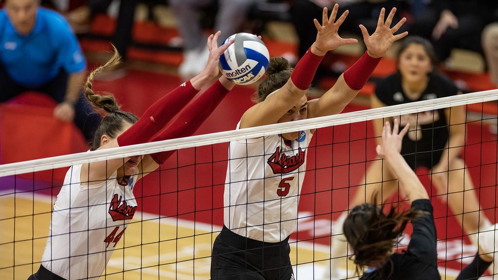 Huskers Cruise Past Hornets In Ncaa Opener Kcsr Kbpy